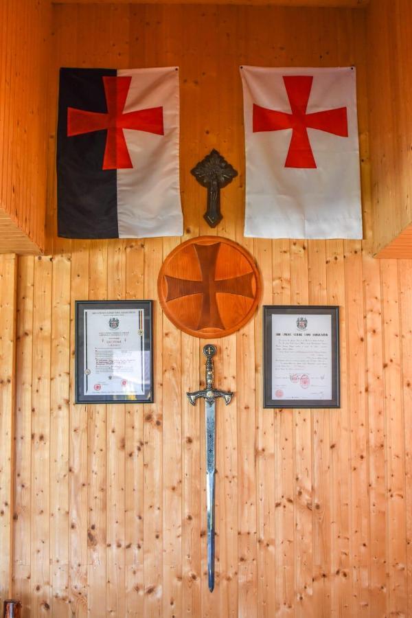 مبيت وإفطار كيمبولونغ Cazarma Cavalerilor المظهر الخارجي الصورة
